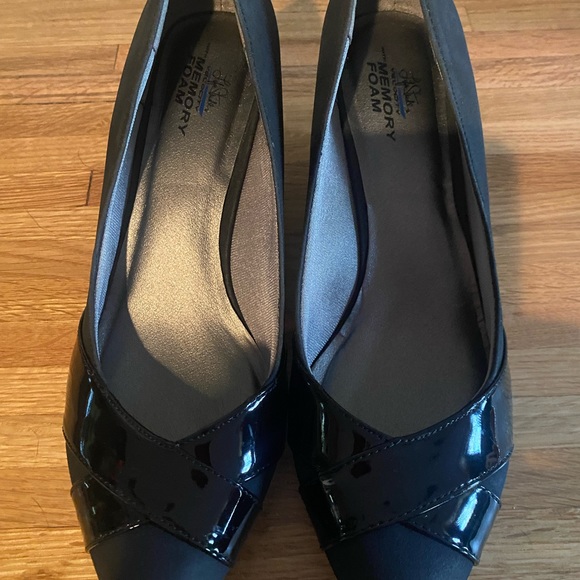 Life Stride Velocity Memory Foam Black dress heels - Picture 5 of 9